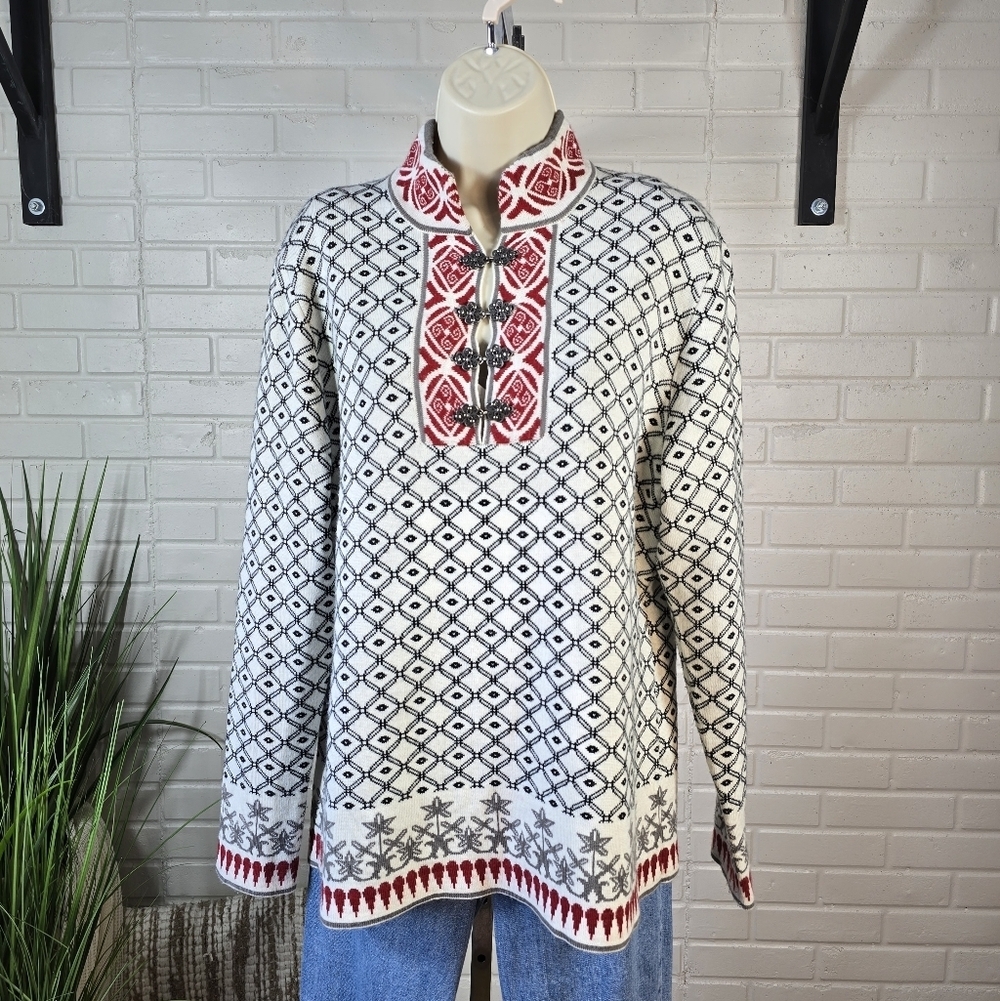 Cabelas White and Res Fair Isle Patterned Sweater With Silver Buckles Large